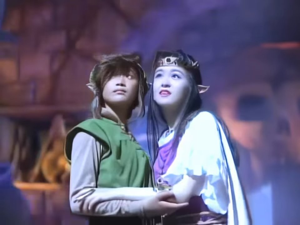 pikzel08's tweet image. imagine if nintendo couldn't find a boy to cast as Link and went "ykw fuck it, let's just hire TWO GIRLS as Link and Zelda like we did for the ALttP TV ad in 1992"