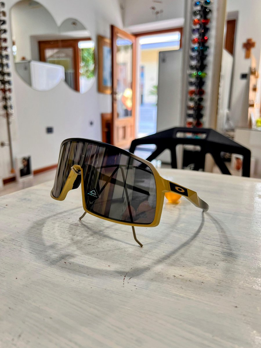 OptikaLuna's tweet photo. ⚡ Kada se sport i stil sudare – nastaje Oakley.
Nova kolekcija donosi vrhunsku Prizm™ tehnologiju za oštrinu vida i dizajn koji ne prolazi nezapaženo. 🕶️
Za aktivne, odvažne i trendsetere. 😎
➡️ Isprobaj ih u Optici Luna!

#oakley #optika #eyewear #Istra #OptikaLuna #sunglasses https://t.co/ZUvEquz2IW