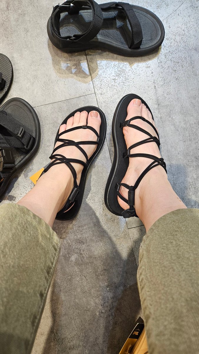 leelunaqueen's tweet photo. You want to lick my toes right through these straps. Open your mouth and get down to business. You may not touch yourself. 

slave foot licking cum control training pegging caging teasing hong kong mistress feetpics cashmeet cashcow atm cuckold https://t.co/k3Gzm6j5Pw