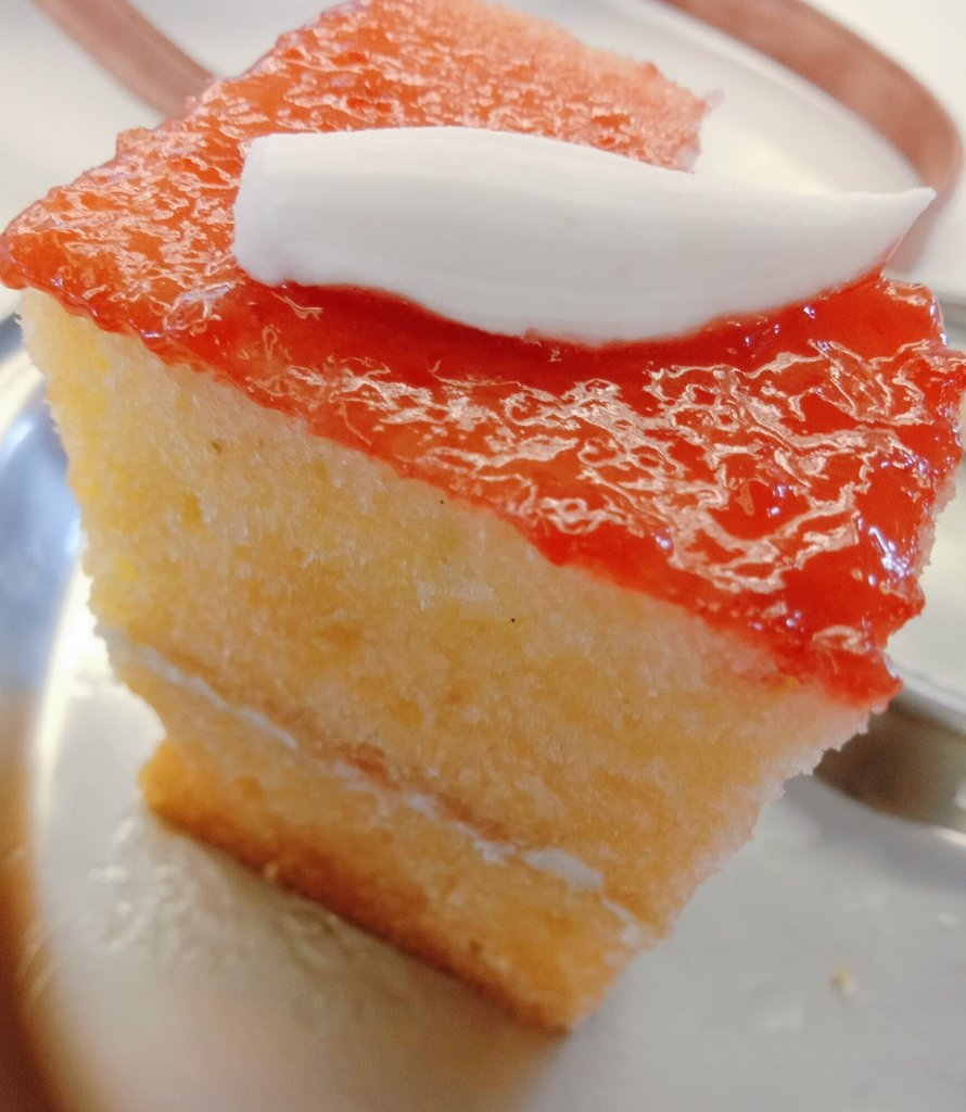 naughty_preetha's tweet photo. Honey cake 🍰
Carrot halwa 🍮
Badam milk 🥛

Vera enna intha night time la😘😘😘

Love you daddy 😘😘😘😘

Nalla badam milk kudichutu, themba vanthurukken.. vidiya vidiya🙈🙈🙈

#preethamanokar #preethakutty #modelpreetha #naughtypreethacommunity https://t.co/vmkmKlQ8oZ
