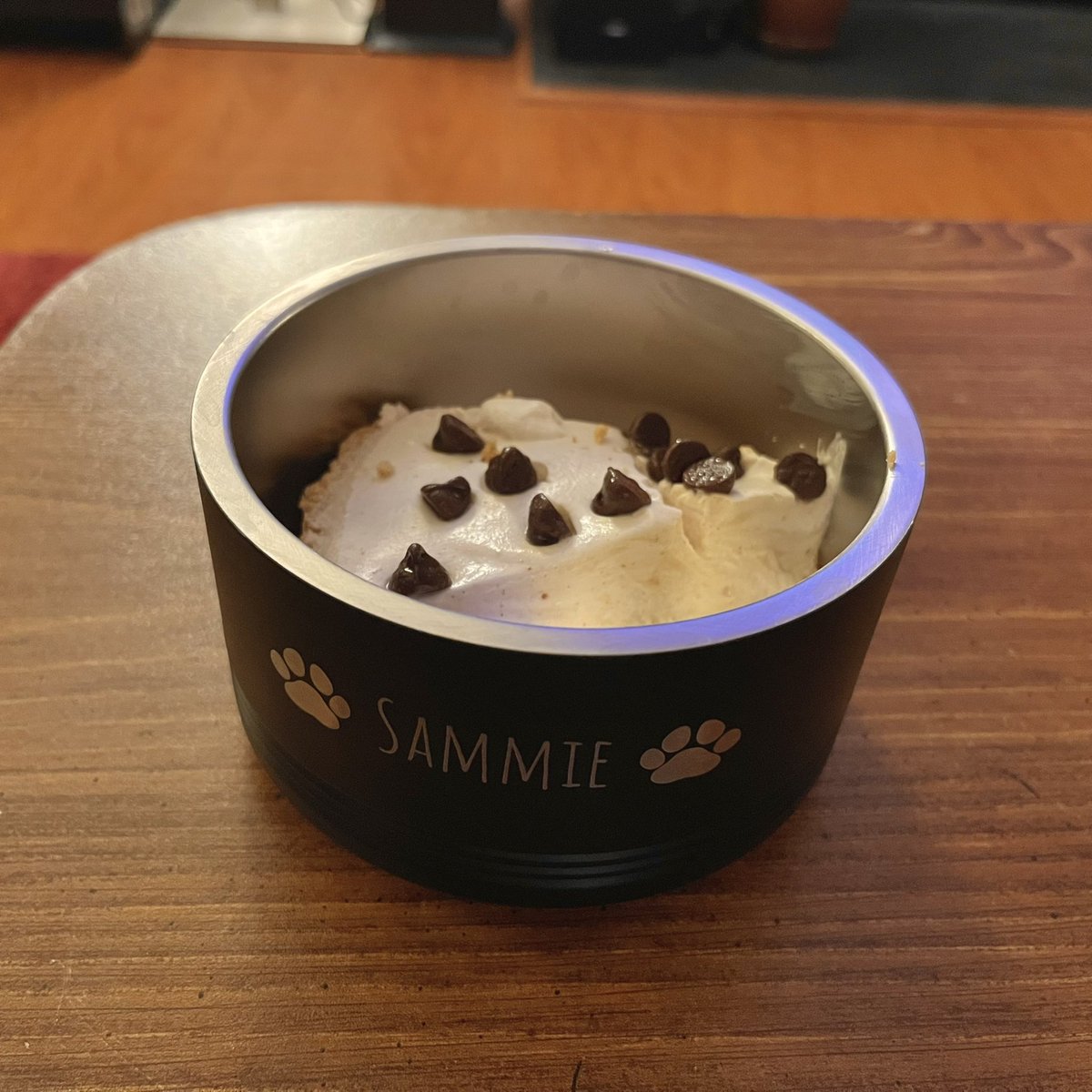 FrillyBunny's tweet image. Good puppies get to eat pie in their new puppy bowl BARKBARKBARK