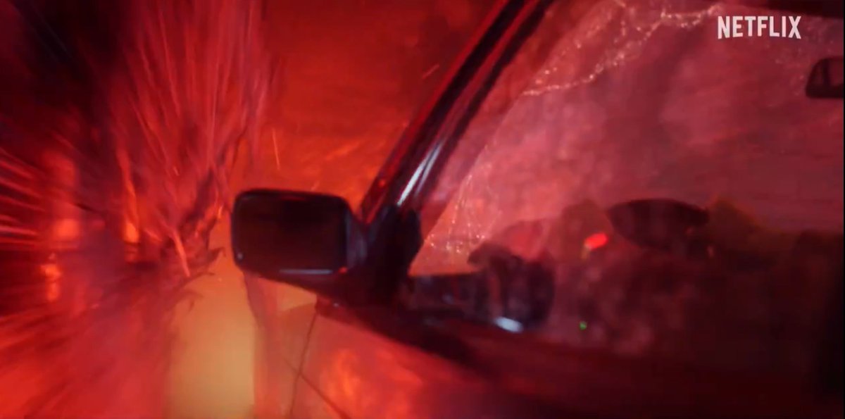 anilyousm's tweet photo. Steve mf Harrington going in upside down with his FUXKING BMW 😭

#StrangerThings5 #StrangerThings https://t.co/GQrQZc4yZh