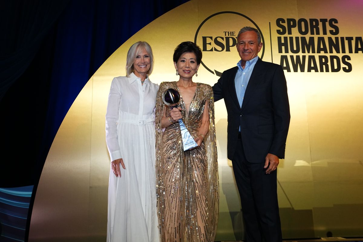 ussoccer's tweet image. Congratulations to Michele Kang on being named ESPN’s 2025 Sports Philanthropist of the Year.
Her leadership and commitment to driving equity in soccer and beyond is both inspiring, impactful and a powerful example of what it means to serve the game.
📷: ESPN Images / Allen Kee