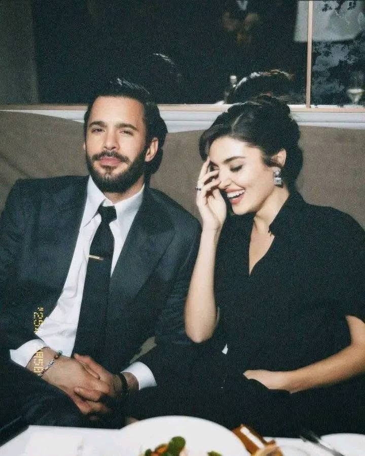 أخبر العالم عن ذوقي في المظهر. أنتَ لوني، عطري، نوري ❤️