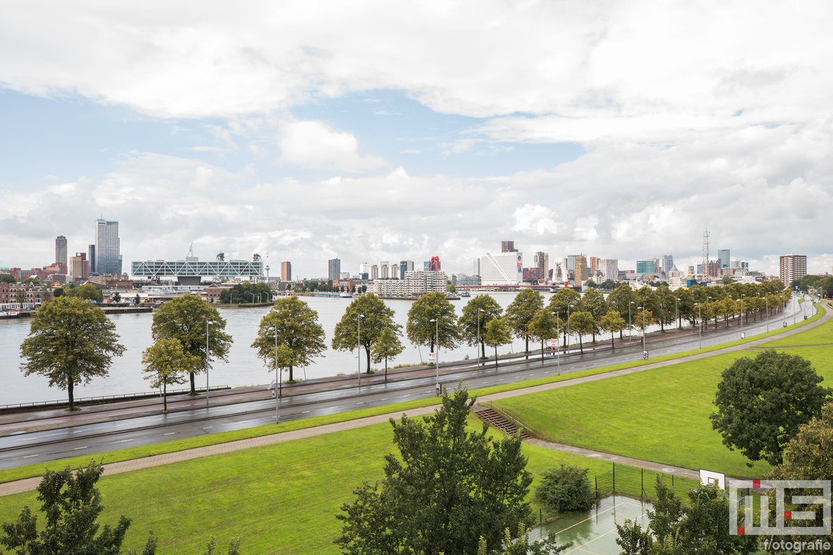 Een leuk uitzicht op de skyline van Rotterdam na een flinke regenbui

#rotterdam #demaas #skyline #rif010 #maas #skyline #architecture #architectuur #boompjes

Meer op: ms-fotografie.nl