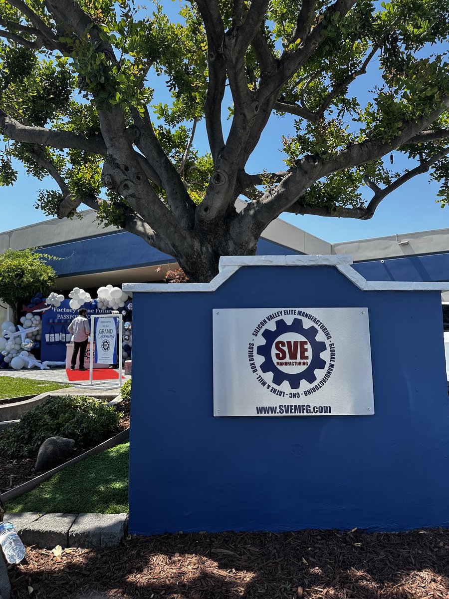cmta's tweet image. A robot ribbon-cutting to celebrate Silicon Valley Elite Manufacturing's expansion in Santa Clara!🤖🎉 The site opened its doors to the community on Friday, showcasing the facility. We're proud to support this CMTA member and how they inspire the next gen of manufacturers!🙌