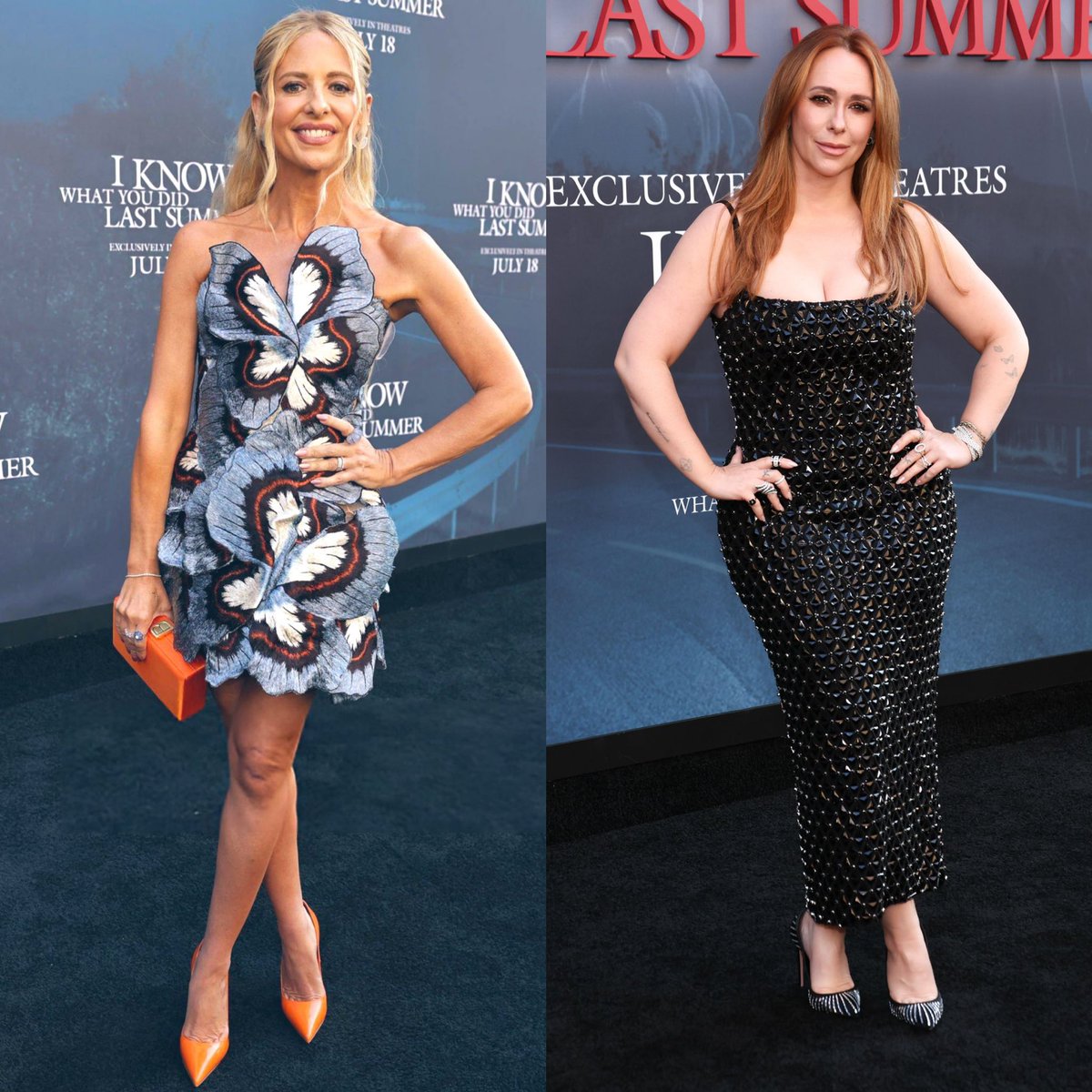 Sarah Michelle Gellar clarifies why she didn’t take a photo with Jennifer Love Hewitt at the premiere of ‘I KNOW WHAT YOU DID LAST SUMMER’:

“For everyone asking - I never got to see Jennifer, who is fantastic in the movie. I was inside with my kids when the big carpet happened