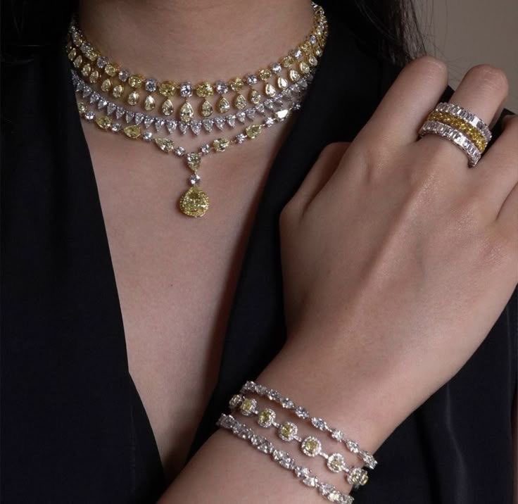 عالم المجوهرات (@f4shionall) on Twitter photo 