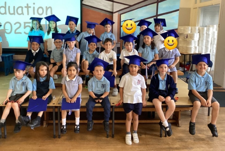 Parents, carers, staff, and children had a lovely morning celebrating the Reception children today at their graduation. 🎓