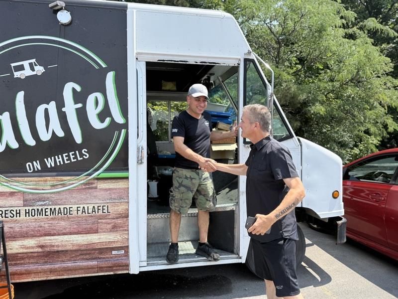 TimTierney's tweet image. I stopped by @Falafelonwheel at 1758 Montréal Road and it’s easy to see why it’s such a local favourite.
Eddy’s passion for good food comes through in every bite. Everything is made from scratch, the flavours are incredible, and the service is just as warm as the falafel.
For…