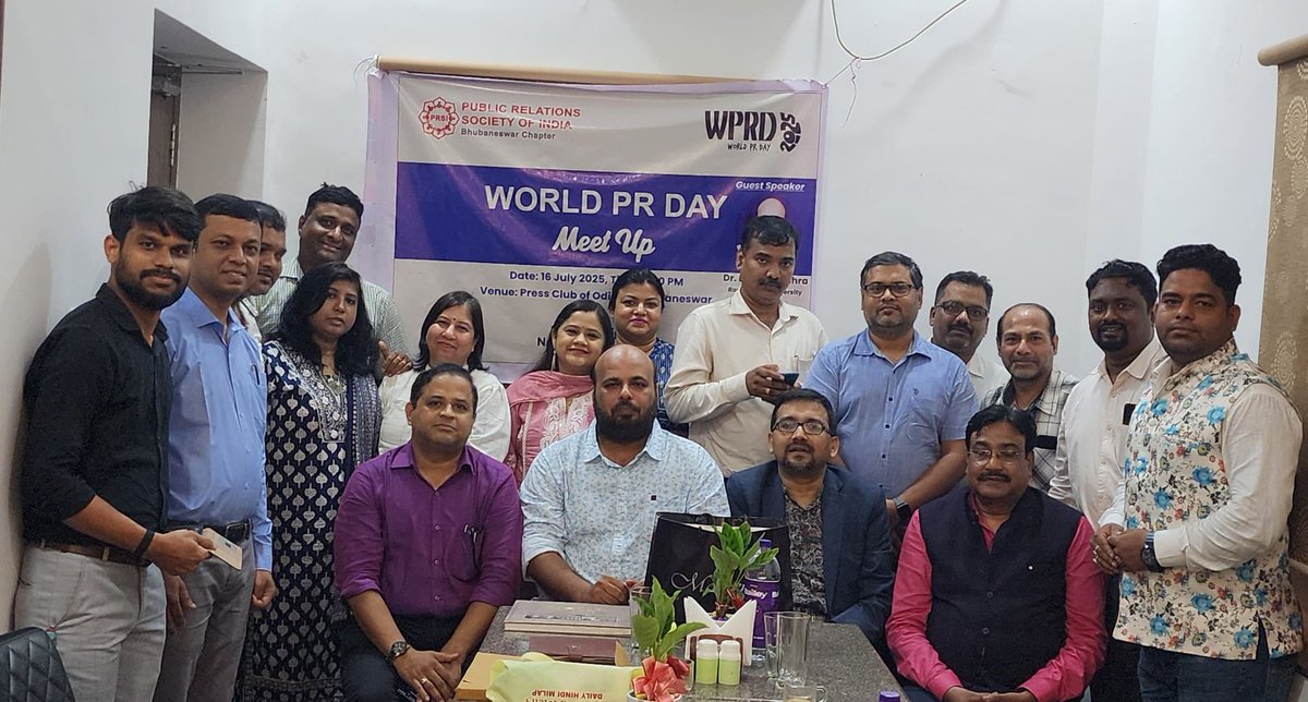 PRSIBhubaneswar's tweet photo. #PRSIBhubaneswarChapter celebrates #WorldPRDay2025 with a captivating talk by Dr. Debilal Mishra of Ravenshaw University. 
#PublicRelations @PRSIBhubaneswar https://t.co/5aE0uG18uq