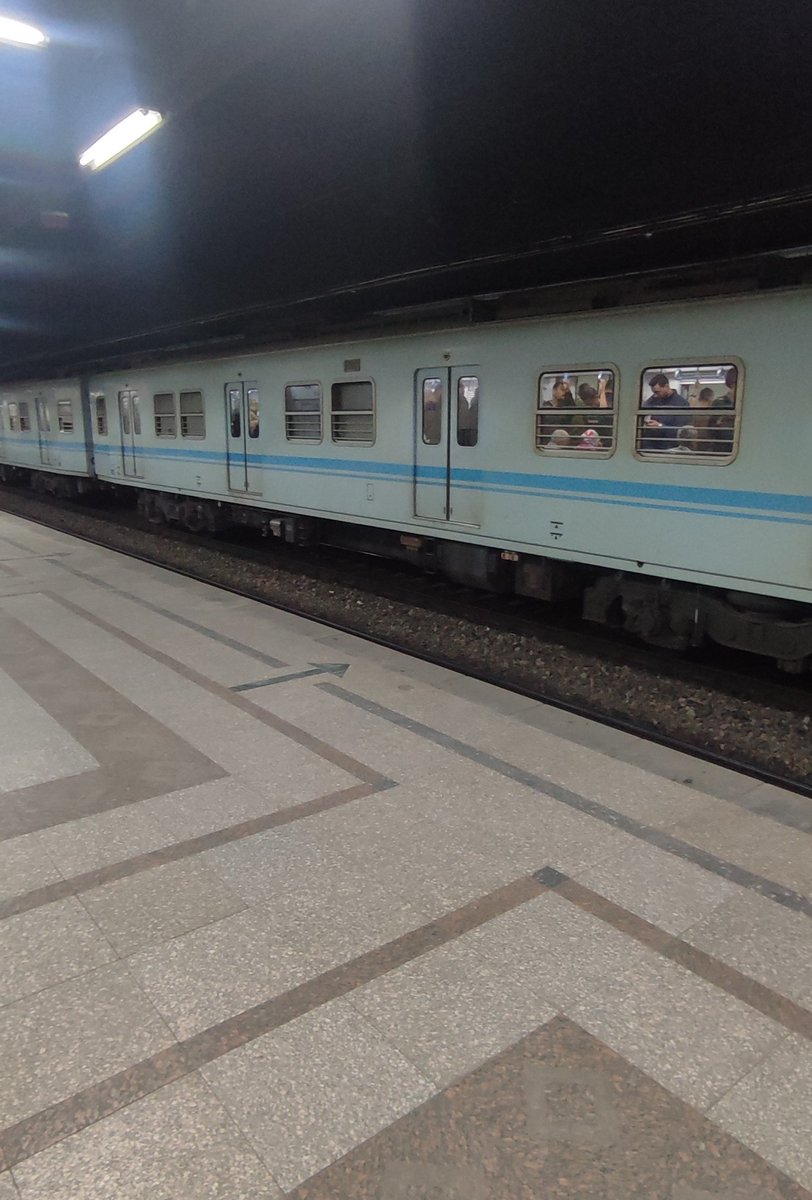 دا طلع فيه دنيا برا الاستقبال 🤍