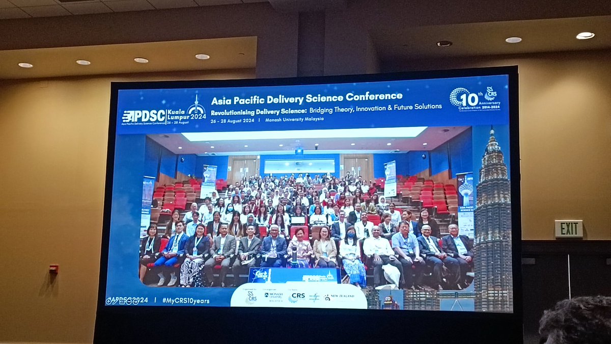 Representing Malaysia 🇲🇾 with Anushri at the International Chapter Meeting at #CRS2025!
So glad everyone enjoyed the snacks we brought from home, a little taste of Malaysia 🍍🍘💛
Lovely to catch up with Prof. <a href="/ChenYBecky/">Yunching Becky Chen</a> from Taiwan — last met at APDSC &amp; CRSg in Feb! 🌏🧡