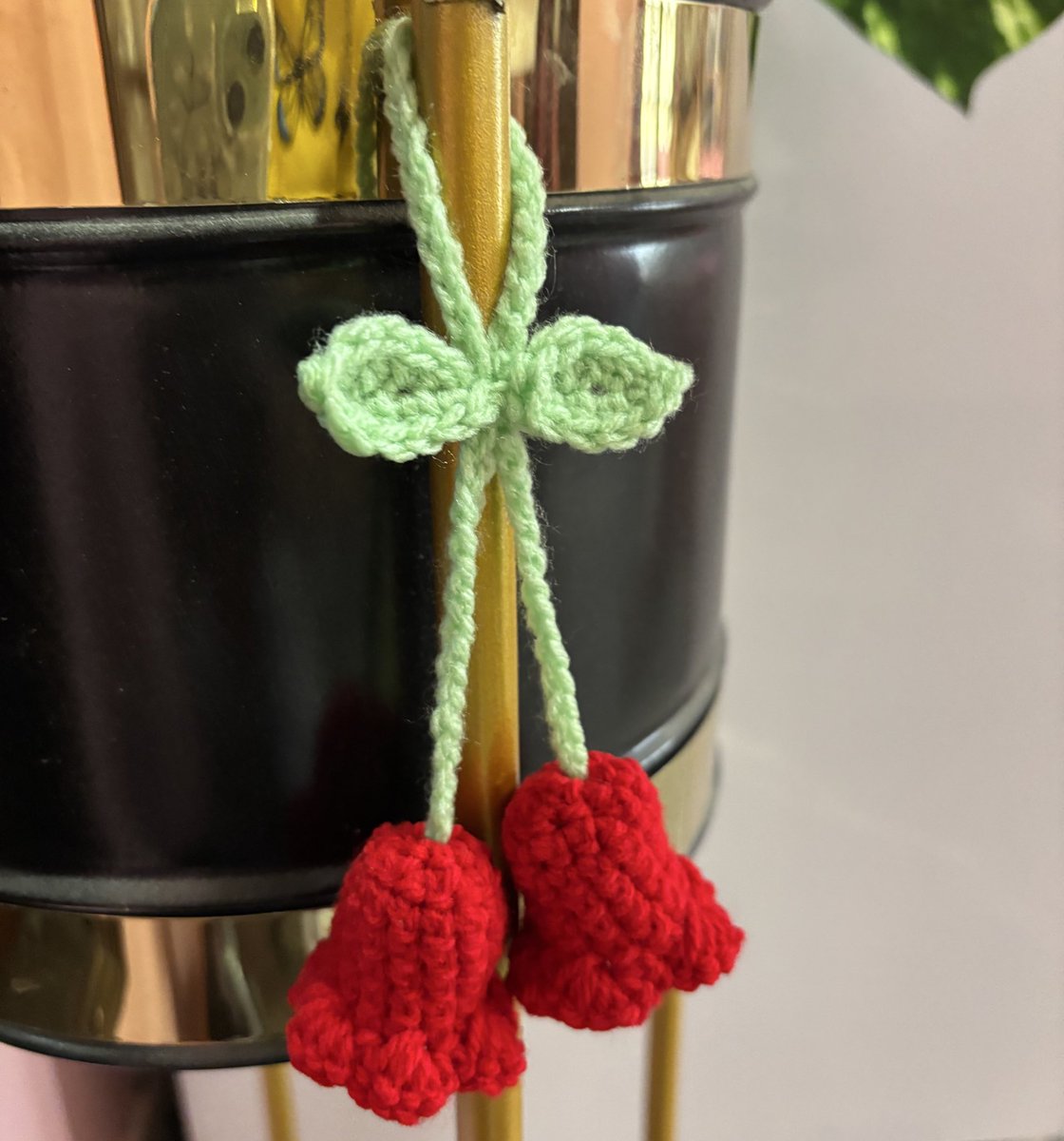 WheelsOfArts7's tweet photo. Flower hanging 🥀
Price) 400pkr
Colours can be customised 
DM ME TO ORDER https://t.co/sO9WB4q43p
