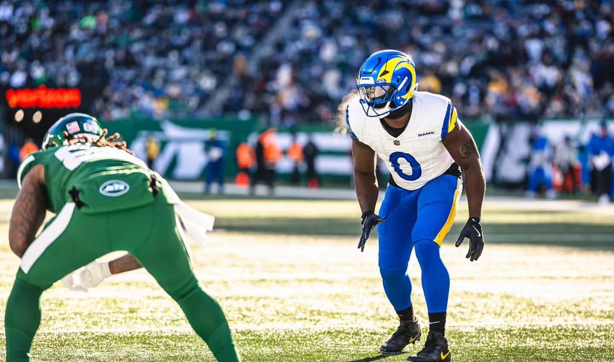 RamsTapes's tweet image. How would 𝗬𝗢𝗨 rate Byron Young after 2 seasons with the Rams? 🤔 123 tackles, 15.5 sacks, 3 FF, Top-10 in snaps among edge rushers.. 💭⬇️