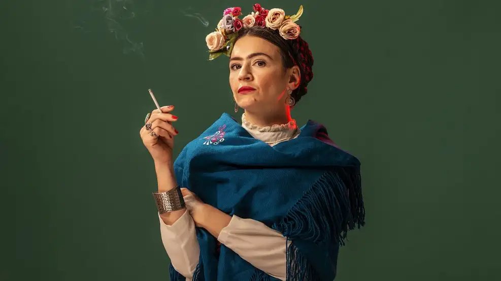 🎭 #Ahora Hablamos con la actriz <a href="/LauraAzcurra/">Laura Azcurra</a> sobre el unipersonal 'Frida Viva la Vida', donde personifica a la pintora mexicana Frida Kahlo.  

📻 #LaSiestaEsSagrada
🖥️ provinciaradio.com.ar