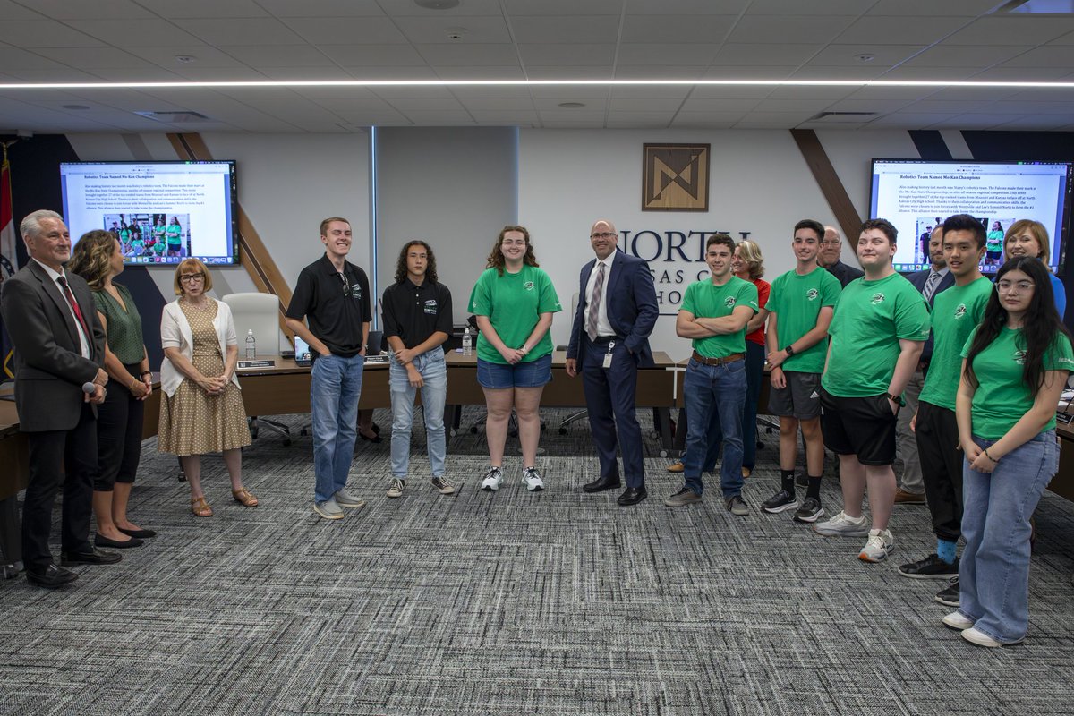 NKCSchools's tweet image. From speech & debate champs to robotics victories, track & field podium finishes, & a baseball team that made it all the way to state — NKC Schools students are achieving BIG! Check out some of the extraordinary accomplishments from our talented students: bit.ly/3GM6gK8