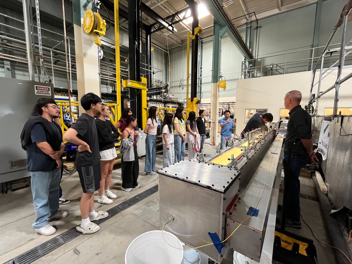 CaltechSeismo's tweet image. The EQ Follows program is in full swing here at the #SeismoLab! The visiting students have had tours, field work monitoring The Weeknd's concert at SoFi, starting research, touched a fault, and much more! Keep an eye out for updates on this exciting program that brings local HS…
