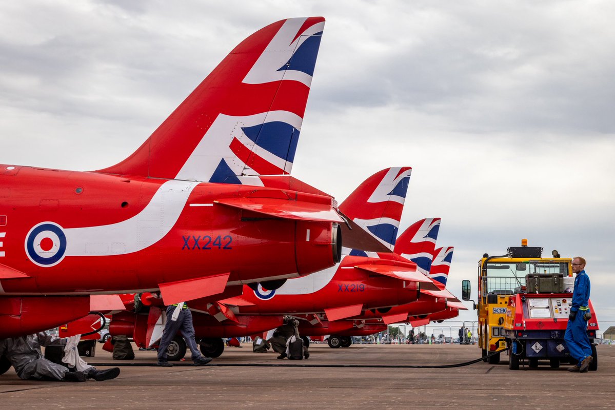 rafredarrows's tweet image. Arrivals day at the 2025 Royal International Air Tattoo.
#RedArrows | #RAF | #RIAT25 | #RIAT
