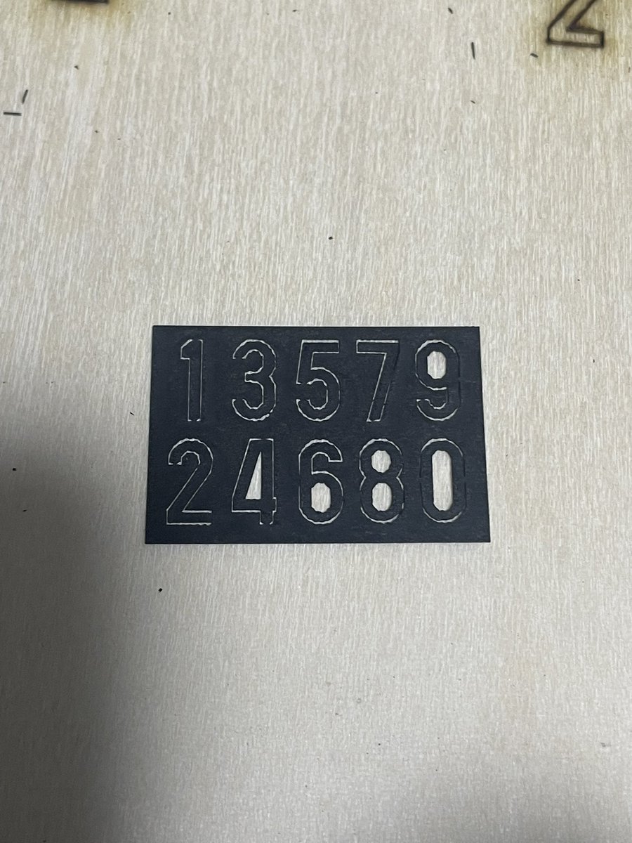 MaruiWorks's tweet image. セールの勢いでレーザー彫刻機を導入した訳ですが、慣れるのに時間がかかりそうです…