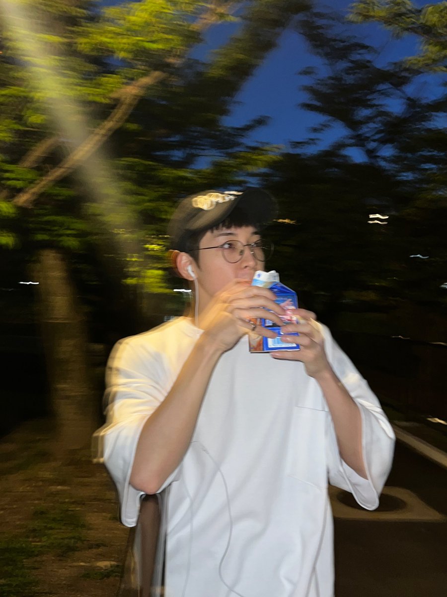 tinechwe's tweet photo. an hour left before wonwoo's birthdaaay, drop the tags if u see this tweet 😊🤍

99 POINT 9 PERCENT WONWOO DAY
#어마어마한_귀염둥이_원우생일
#717WishesForWONWOO
@pledis_17 https://t.co/7VIBciDYMN