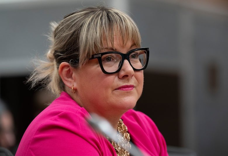 RobertFife's tweet image. Poilievre adviser Jenni Byrne staying on, Conservatives confirm amid speculation of ouster theglobeandmail.com/politics/artic…