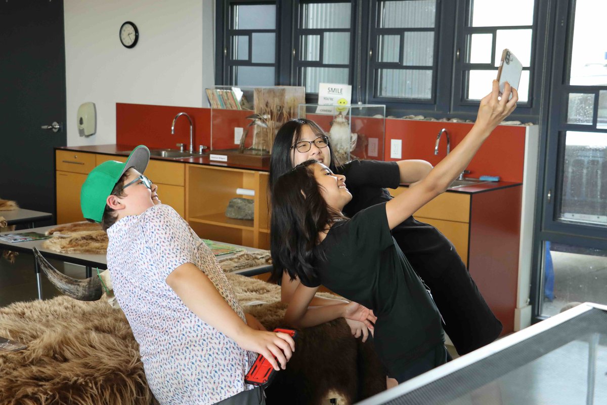 OSC_SummerSTEM's tweet photo. The moment ➝ The selfie 🤳

These five days at #OSCYSI25 may fly by, but the memories—and the friendships—are here to stay. 💫🔬 https://t.co/VXP38TqUXp