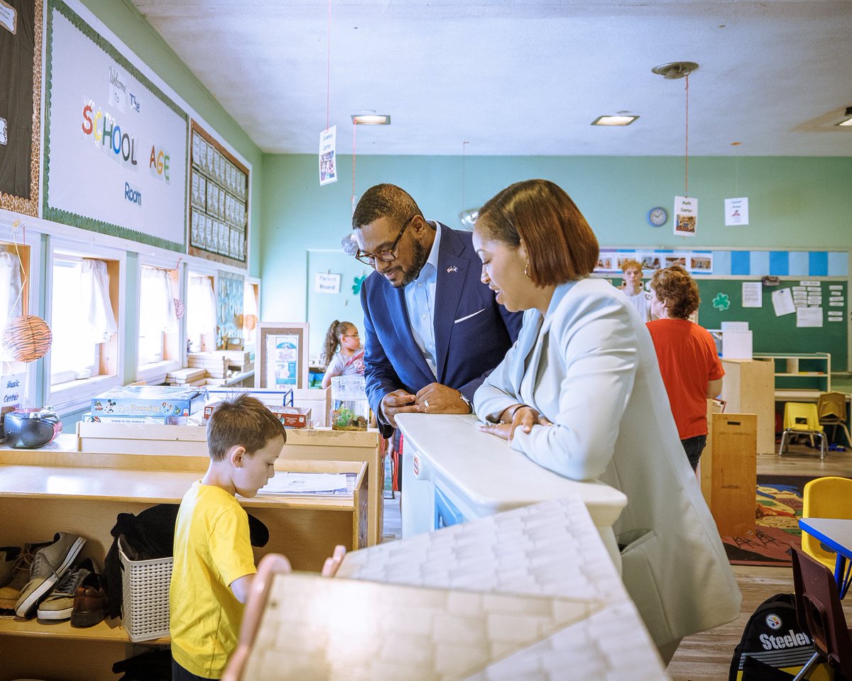 LGAustinDavis's tweet image. Like many other states, Pennsylvania is experiencing a child care worker shortage – making it harder for parents to find and afford care.
We’ve proposed investing $55 million in our child care workers directly, by creating bonuses for the essential work they provide to our…