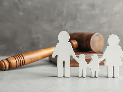 VisitUkraine__'s tweet photo. Planning a life in Ukraine? 💒 Learn about marriage, divorce, parental rights &amp; document recognition for foreigners in 2025! 👨‍👩‍👧‍👦 

Get expert help from Visit Ukraine: https://t.co/TVzUtcdeN6 https://t.co/Fy1vSVCjEU
