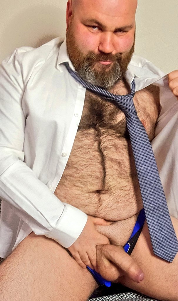 Just got off work. Let's have some dirty, wet, and wild fun 😜