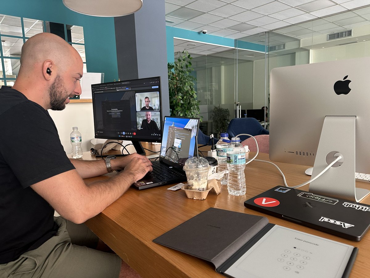 yegemberdin's tweet image. Happy Tuesday from a random coworking space in Spain