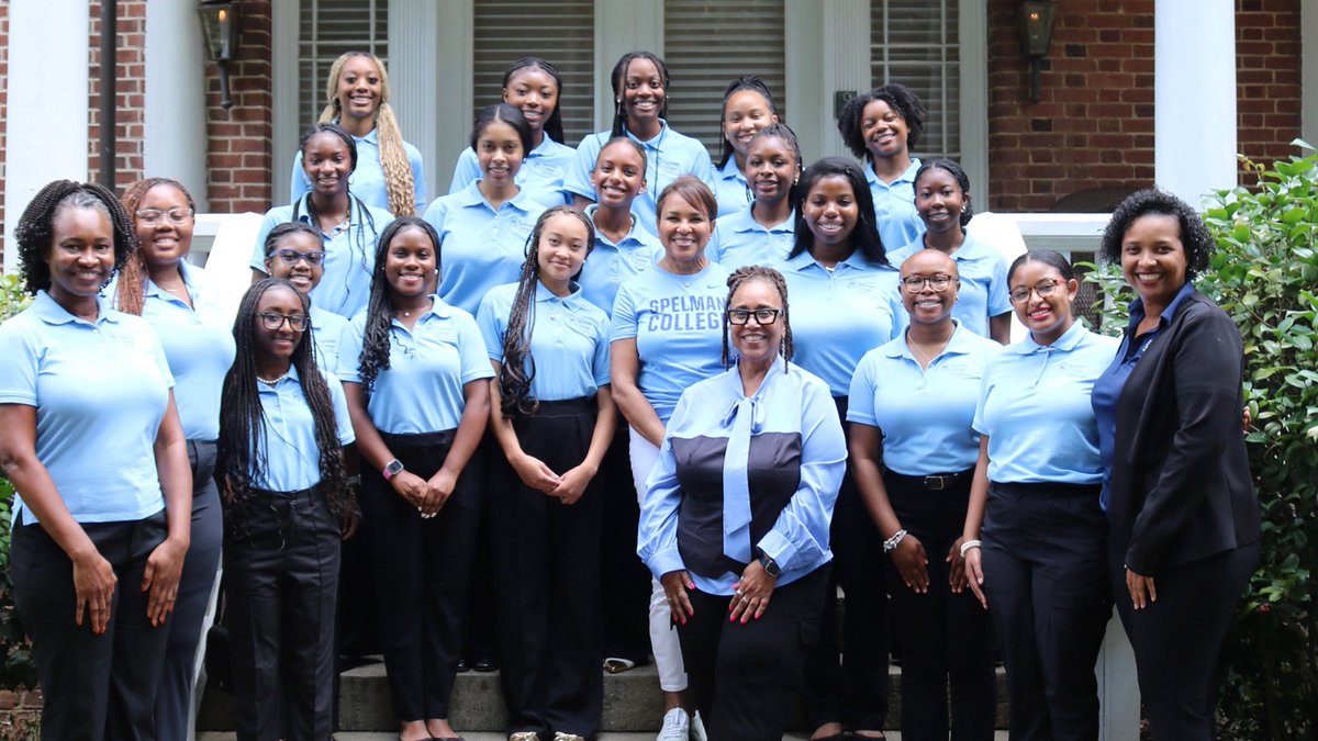 SpelmanCollege's tweet image. Last week, students in the Pre-Health Summer Program enjoyed a meaningful fireside chat with Interim President Roz Brewer. The Spelman College Pre-Health Summer Program (PHSP) is a six-week intensive, residential experience designed for recently admitted students pursuing careers…