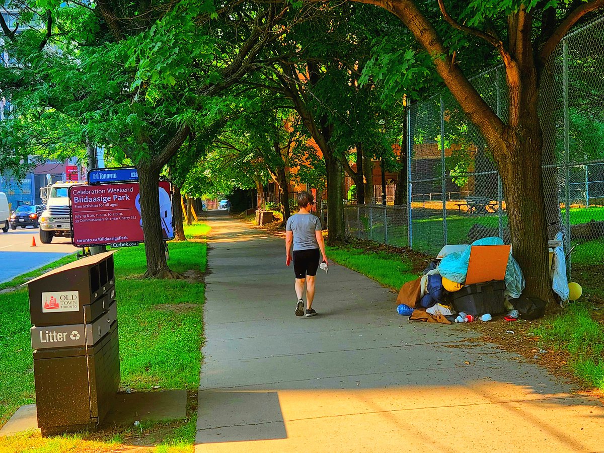 TO_ScotlandYard's tweet image. Day 15 &amp;amp; our new neighbour continues to grow his hovel. Garbage piles up when he puts a new addition on his home. #GarbageMan #TOpoli #Onpoli