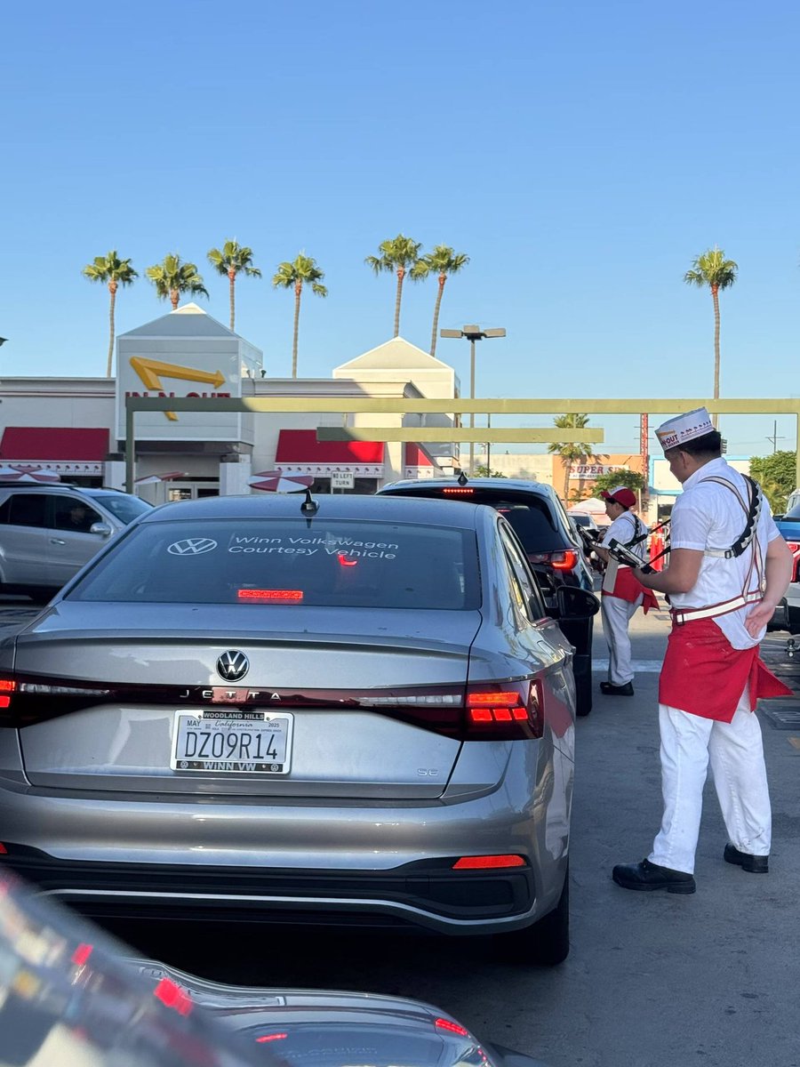 回来第一件事就是整个小汉堡