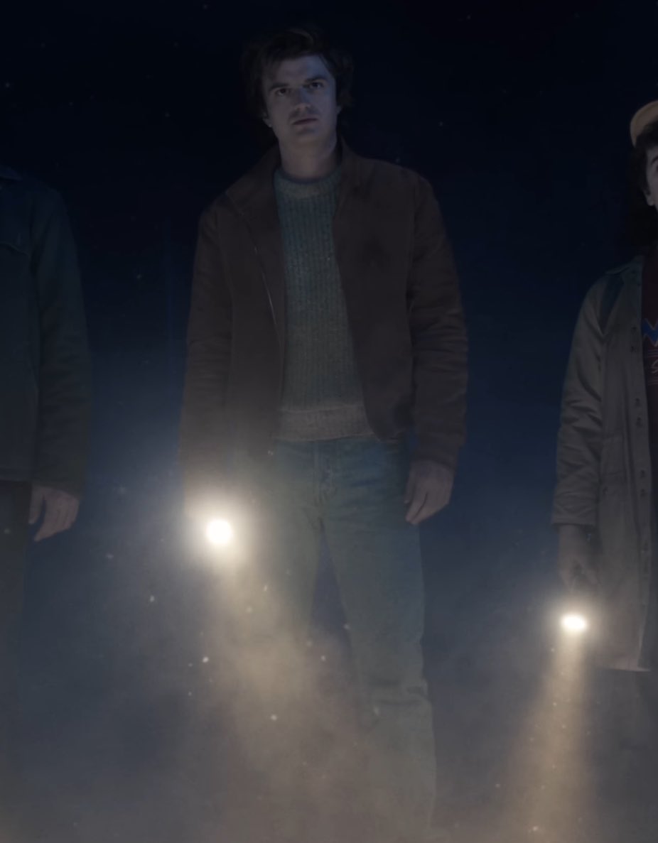 thinkharrington's tweet image. NEW FAVORITE STEVE OUTFIT INCOMING… HE LOOKS SOOOO GOOD