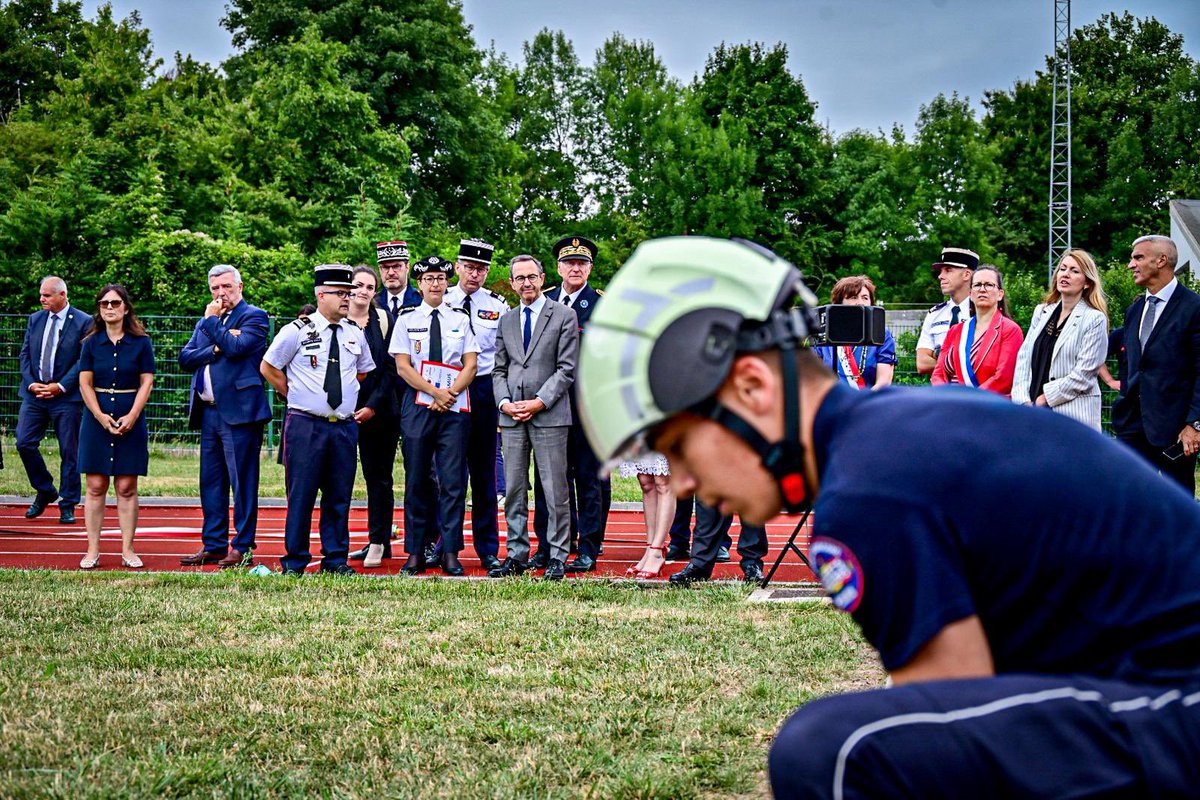 BoslandJP's tweet image. Première mondiale à Lognes avec le soutien du @sdis77 : le “Erasmus des jeunes sapeurs-pompiers” devient réalité !
Sous les yeux de @BrunoRetailleau, des JSP venus de 🇧🇪🇭🇷🇫🇷🇱🇺🇵🇹🇨🇿🇵🇱🇩🇰🇸🇮🇭🇺 ont uni leurs forces.
Une jeunesse européenne formée à la solidarité et à la protection…
