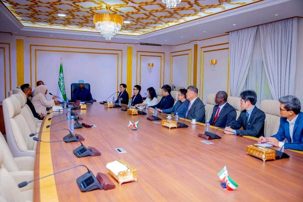 Kaiming li 李凯明 (@defencewithli) on Twitter photo 🌍 #Somaliland is quietly emerging as an investment hotspot.
On July 1, VP Mohamed Ali Aw Abdi met #Taiwan 's Business Association to pitch opportunities in livestock, fisheries, mining, and tech.
<a href="/Mudanemaxamed/">Mohamed Abdikadir J. Hamud</a> <a href="/TaiwanSpecial/">Special Taiwan</a> <a href="/SLandNative/">$had!Ya 🧡🙌🏾</a> <a href="/MohamedAbdisam/">Mohamed Abdisamad</a> <a href="/jafaromeri/">🌱Grt.Jafar Omari💎🐆</a> 🌍 #Somaliland is quietly emerging as an investment hotspot.
On July 1, VP Mohamed Ali Aw Abdi met #Taiwan 's Business Association to pitch opportunities in livestock, fisheries, mining, and tech.
<a href="/Mudanemaxamed/">Mohamed Abdikadir J. Hamud</a> <a href="/TaiwanSpecial/">Special Taiwan</a> <a href="/SLandNative/">$had!Ya 🧡🙌🏾</a> <a href="/MohamedAbdisam/">Mohamed Abdisamad</a> <a href="/jafaromeri/">🌱Grt.Jafar Omari💎🐆</a>