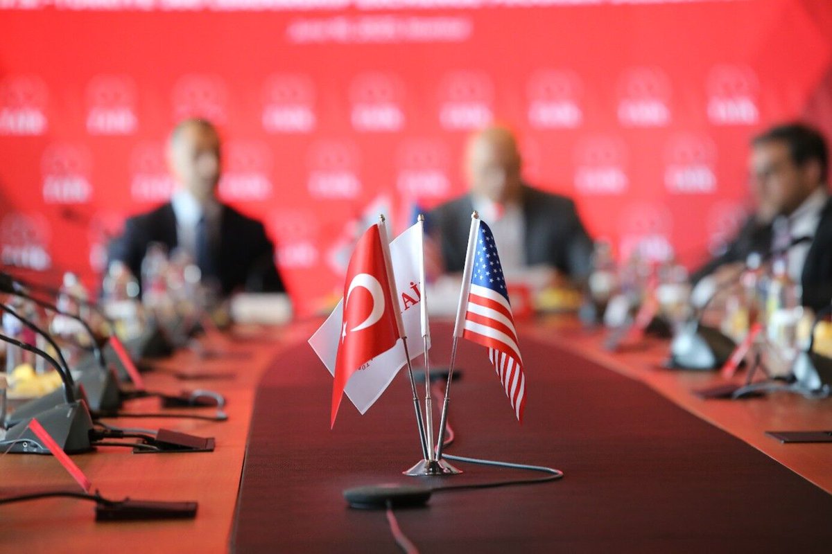 MIC_Exchanges's tweet image. As global markets shift, Türkiye is emerging as a key hub for business and innovation. In partnership with @yeewdc, we led a 15-member 360 Leadership delegation to Istanbul and Ankara for high-level meetings and cultural exchange, exploring Türkiye’s evolving economy and…