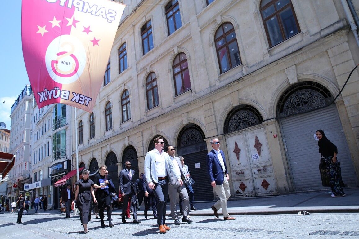 MIC_Exchanges's tweet image. As global markets shift, Türkiye is emerging as a key hub for business and innovation. In partnership with @yeewdc, we led a 15-member 360 Leadership delegation to Istanbul and Ankara for high-level meetings and cultural exchange, exploring Türkiye’s evolving economy and…