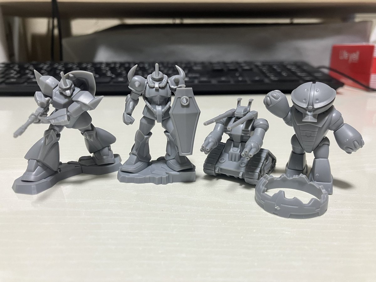 IMOCUSTOM's tweet image. 追加で10個買って来ました！
まず4つ開封！今の所ダブり無し✨
狙いはジム(凸)
#チョコサップでデブ活