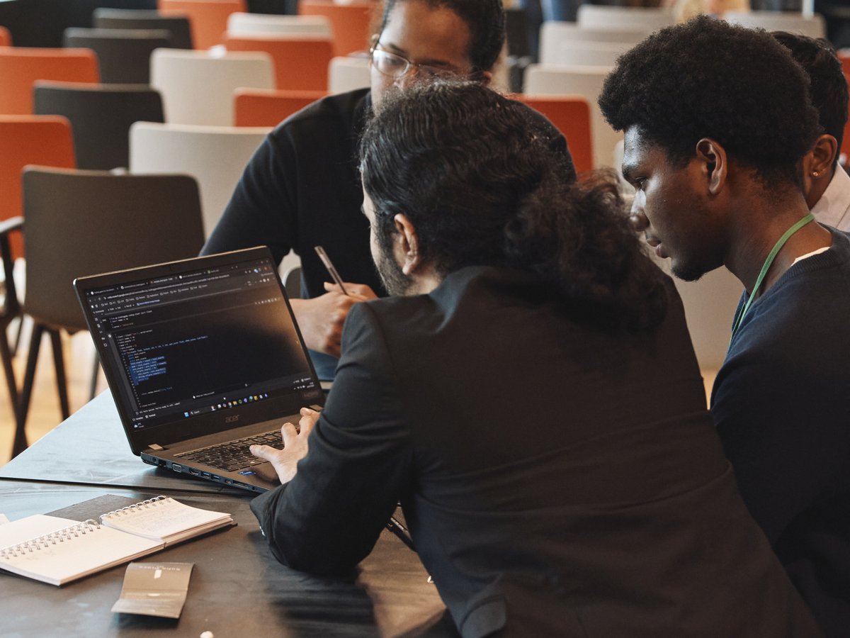 GRESEARCHjobs's tweet image. ⚙️ Yesterday we hosted the @up_Reach tech 500 bootcamp!

Students tackled a finance game, heard from our quantitative researchers &amp;amp; got a taste of life at G-Research.

We&apos;re proud to support UpReach&apos;s mission in helping students access top-tier career opportunities.

 #GResearch