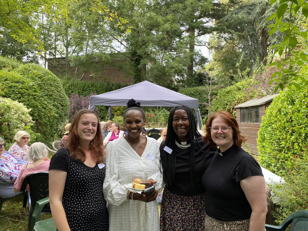MartinGainsbor1's tweet image. Great garden party for women in ministry in the Kingston Episcopal Area - and the weather held! I give thanks to God for the privilege of sharing in ministry with these fine people. @SouthwarkCofE