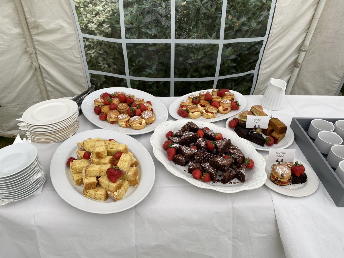 MartinGainsbor1's tweet image. Great garden party for women in ministry in the Kingston Episcopal Area - and the weather held! I give thanks to God for the privilege of sharing in ministry with these fine people. @SouthwarkCofE