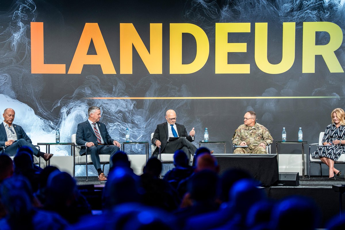 USArmyEURAF's tweet image. 🛠️ Building a resilient defense! 💪 Experts at #LANDEURO emphasized the importance of adaptable production & secure supply chains – vital lessons from the war in Ukraine. 👀 panel 👇 dvidshub.net/video/970305
#ThisisUSAREURAF | #SwordOfFreedom | #WeAreNATO