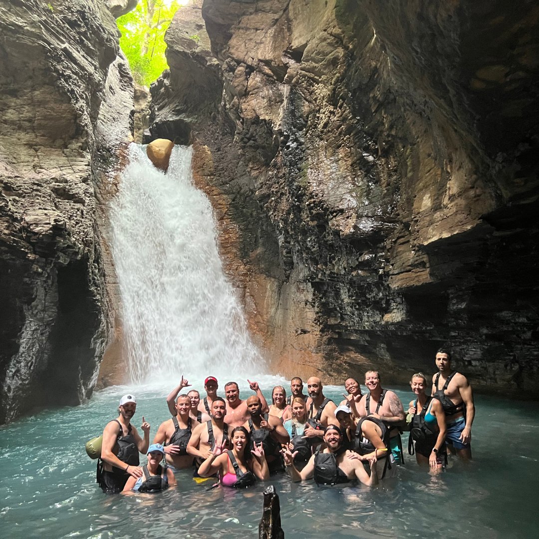safehavensecure's tweet image. Not every job rewards you with a trip to Costa Rica.
But then again… not every job is Safe Haven. 😎🌴

Shout-out to the Pinpoint team for earning every second of sunshine.

#WorkPerks #CompanyCulture #NowHiring
