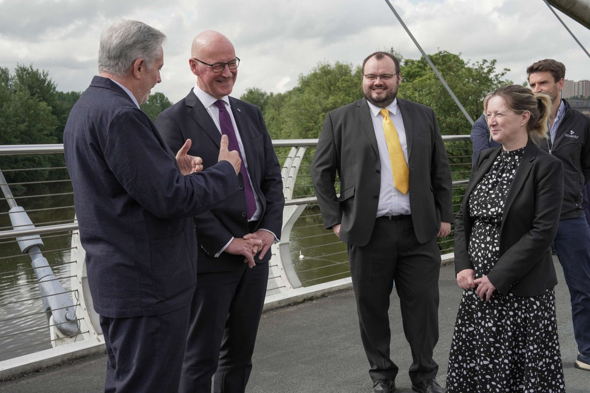 ScotGovFM's tweet image. First Minister @JohnSwinney visited Scotland’s first renewable district heating system, which will provide sustainable, affordable energy in Glasgow’s east end.
This regeneration project is delivered by @clydegateway and supported by @ScotGov funding.
gov.scot/news/regenerat…