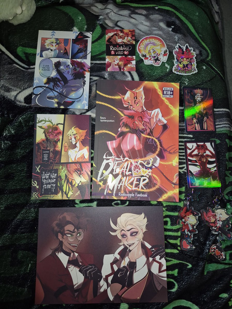 Kiri (@raccoon_soldier) on Twitter photo Got my Deal Maker fanbook ❤️🥰❤️🥰🥰
#radioapple #alastorxlucifer #hazbinhotel
<a href="/itsspiderpotion/">spiderpotion ☆ 《🔞》 🦋 3k DTIYS✨️</a> <a href="/itsmarsmol/">🍎 Mars 🔞 ㅎㅅㅎ | moved on 🦋</a> Got my Deal Maker fanbook ❤️🥰❤️🥰🥰
#radioapple #alastorxlucifer #hazbinhotel
<a href="/itsspiderpotion/">spiderpotion ☆ 《🔞》 🦋 3k DTIYS✨️</a> <a href="/itsmarsmol/">🍎 Mars 🔞 ㅎㅅㅎ | moved on 🦋</a>