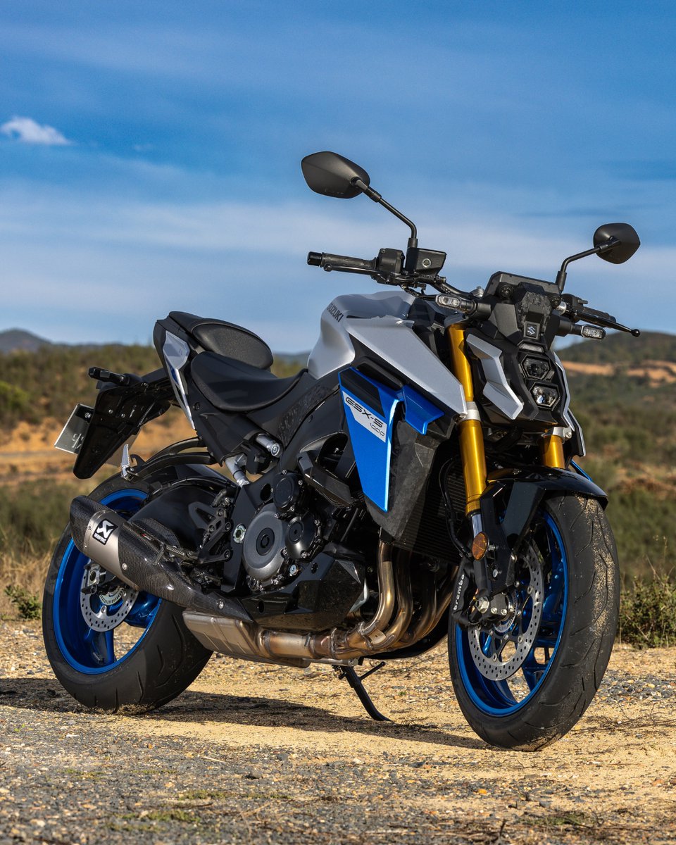 SuzukiBikesUK's tweet image. Agile, fun and full of power - ready to take it to the street, GSX-S1000 style 😈

#GSXS1000 #SeriousFun #SuzukiBikes