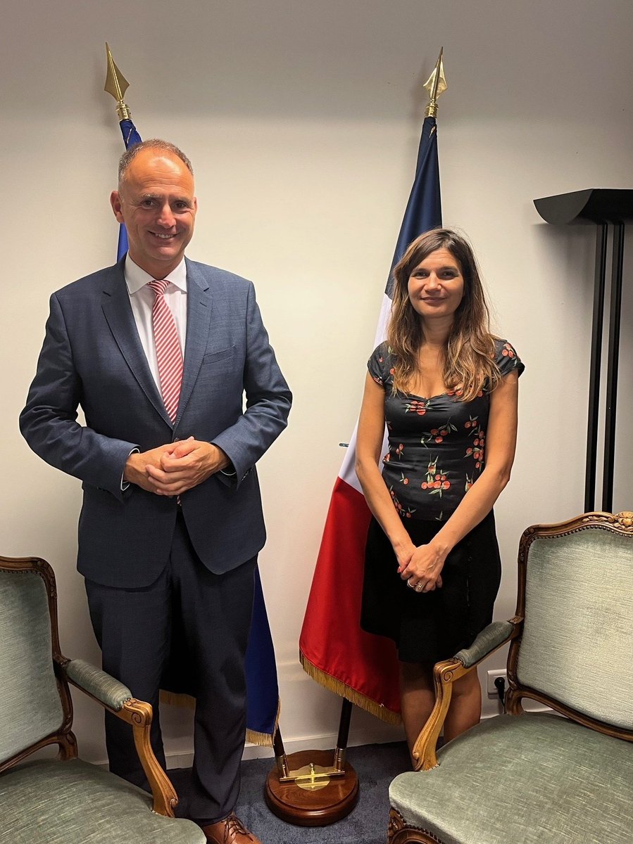 DG_DGRIS's tweet image. Rencontre le 11 juillet dernier avec le général André Denk, nouveau directeur exécutif de l’@EUDefenceAgency.
Échanges riches sur les priorités de l’AED : Livre blanc sur le futur de la défense 🇪🇺, task force sur la préparation opérationnelle et développement capacitaire de l'UE.