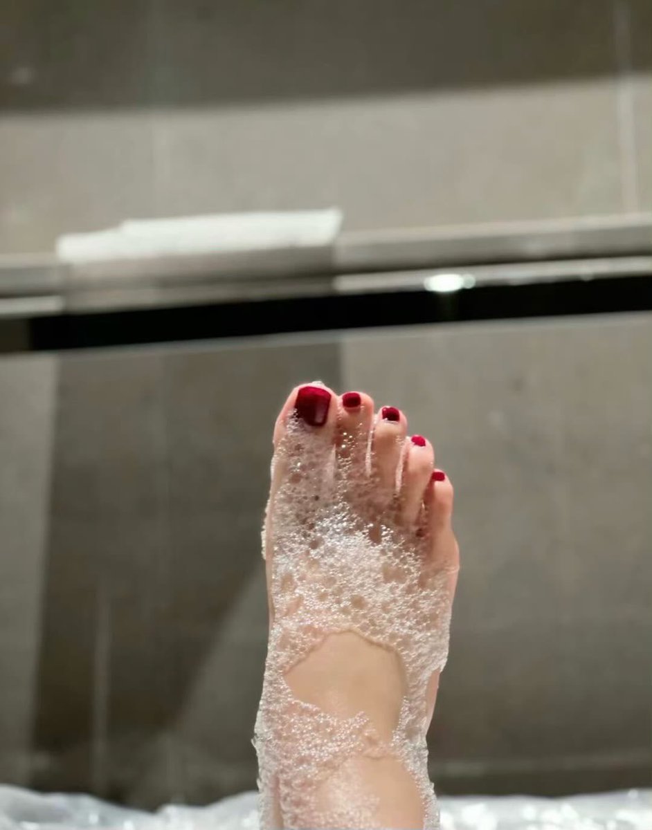 睡了吗？要不要一起洗洗